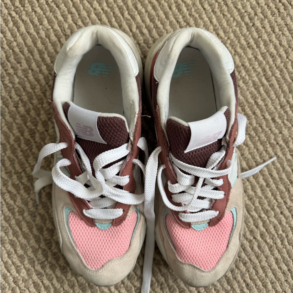 New Balance Women's 57/40 Sneakers - Picture 6 of 8